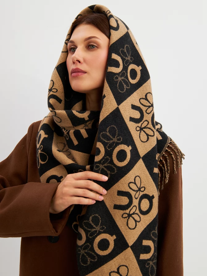 Палантин с графичным узором и бахромой SH25-20-3