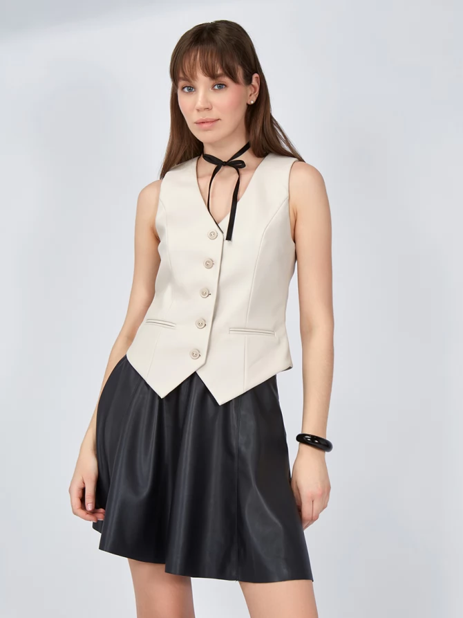 Жилет эко-кожа на подкладке  OD-931-2 бежевый