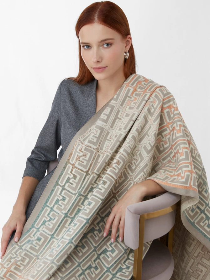 Палантин двусторонний с геометрическим узором