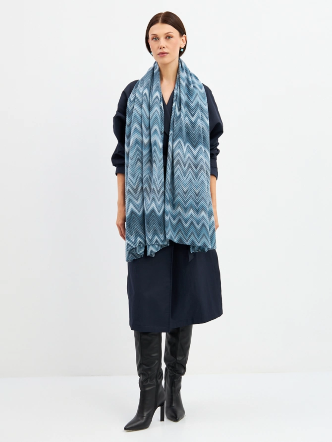 Палантин женский двусторонний жатый с узором зигзаг