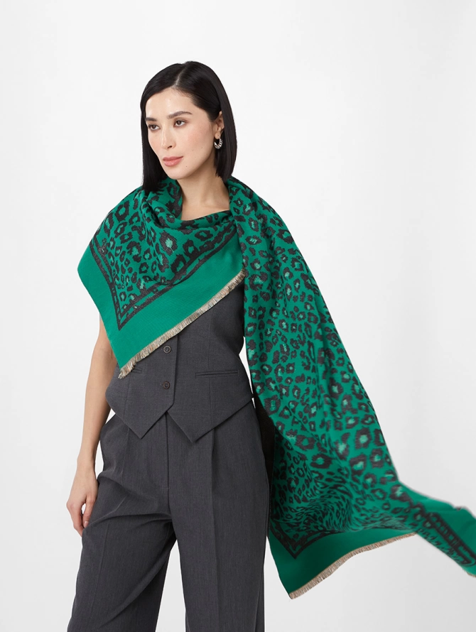 Палантин двусторонний с леопардовым принтом