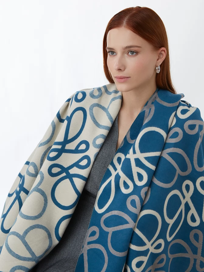 Палантин двусторонний с узором