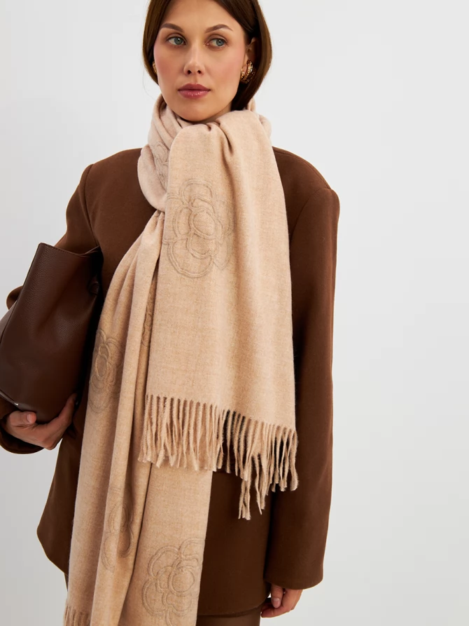 Палантин двусторонний с принтом и бахромой