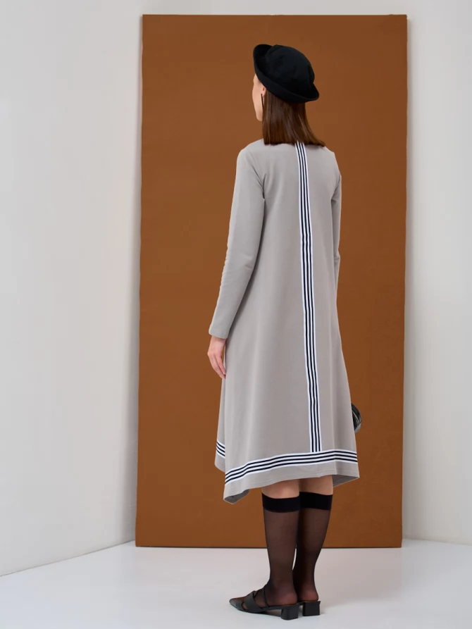 Платье с тесьмой по низу