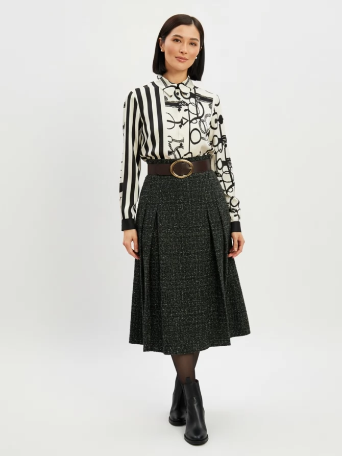 Блузка из атласной ткани  OD-887-1 черно-белая