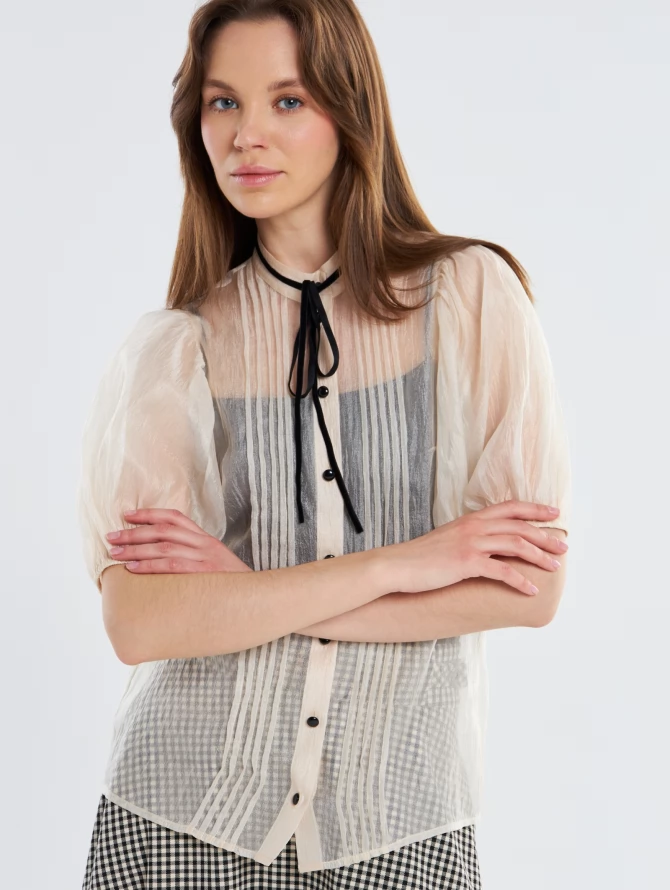 Блузка из органзы с бархатной завязкой и защипами  OD-951-1 молочный