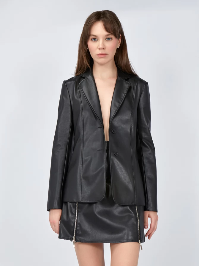 Кожаный жакет