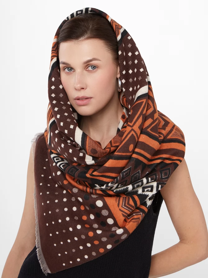 Палантин двусторонний с этническим принтом