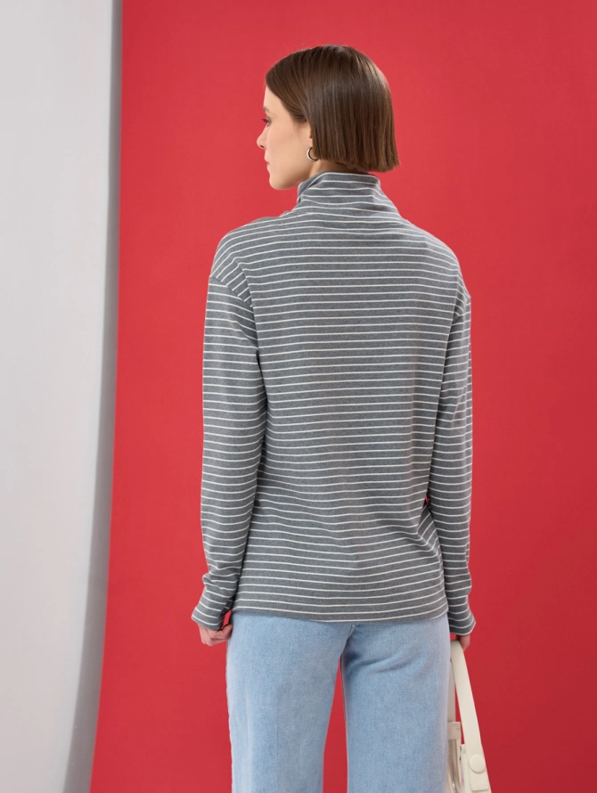 Лонгслив с принтом полоска с вырезами