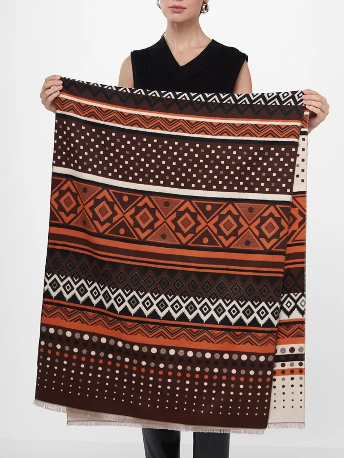 Палантин двусторонний с этническим принтом