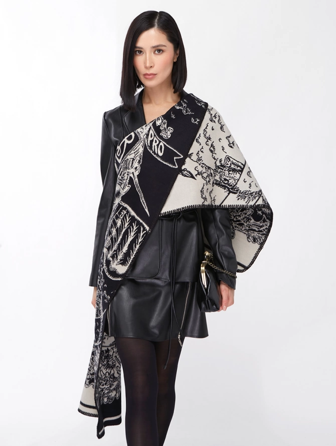 Палантин двусторонний с графичным принтом