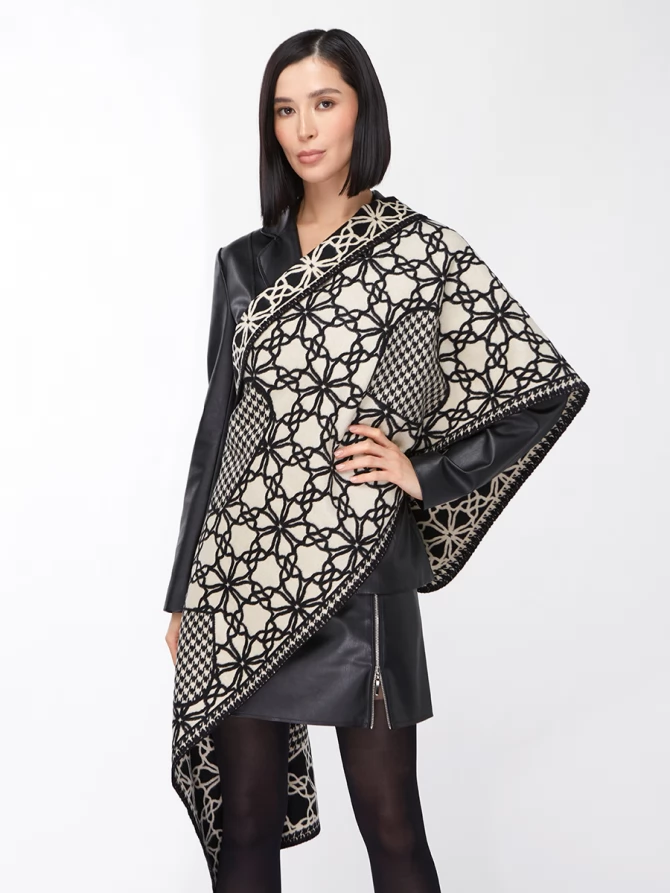 Палантин женский двусторонний с графичным узором