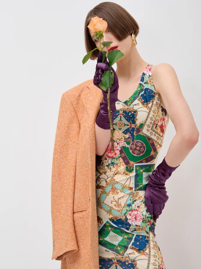 Платье с принтом масло