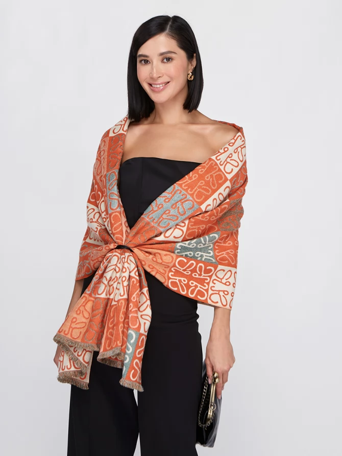 Палантин женский двусторонний с геометрическим узором