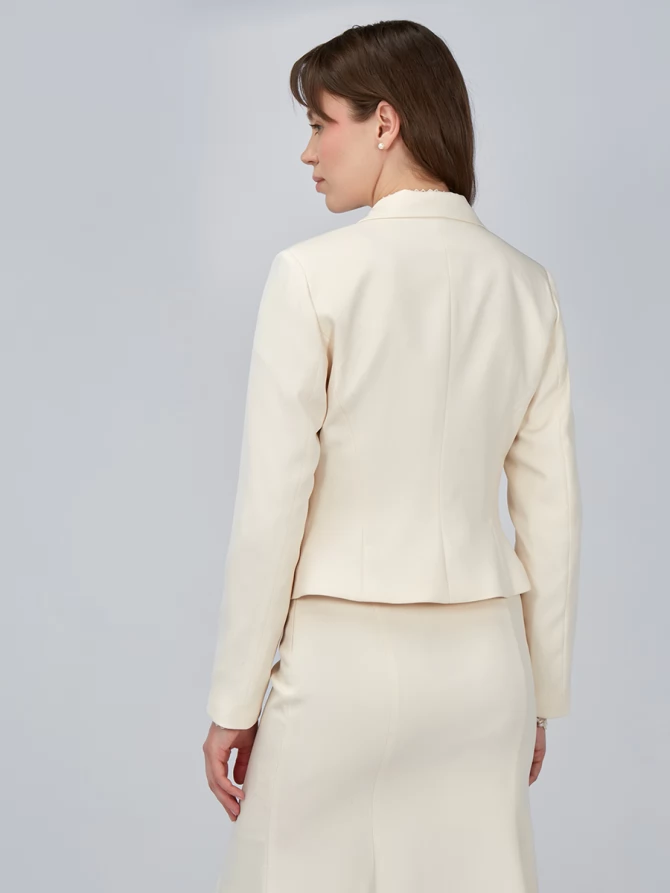 Жакет укороченный бежевый