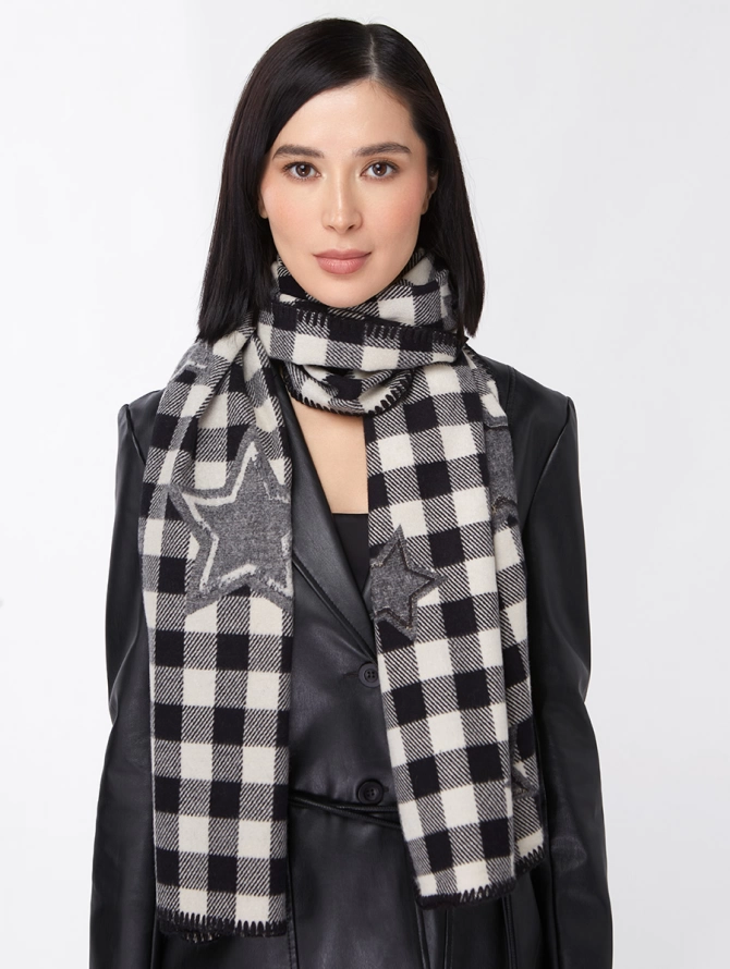 Палантин в клетку со звездами