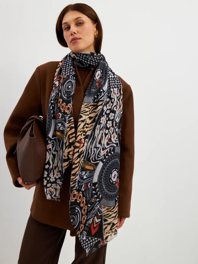 Палантин женский с авторским принтом и бахромой