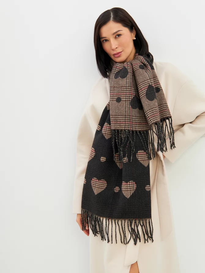 Палантин женский двусторонний с принтом в клетку и сердца