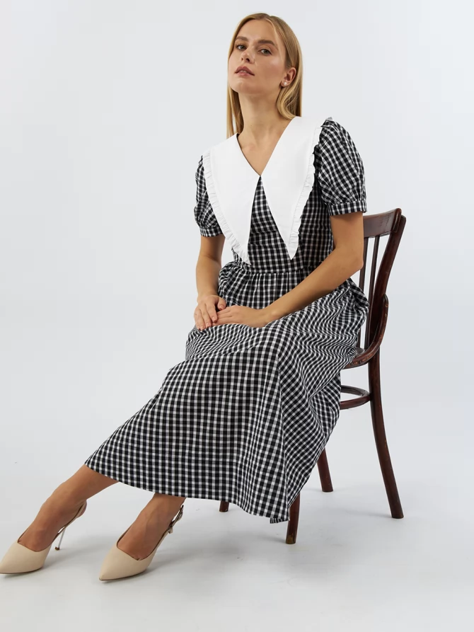Платьеиз хлопка с большим контрастным воротником OD-935-1 клетка ч/б