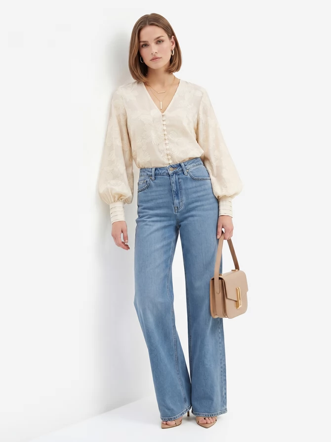 Блуза молочная с объемной вышивкой OD-987-2