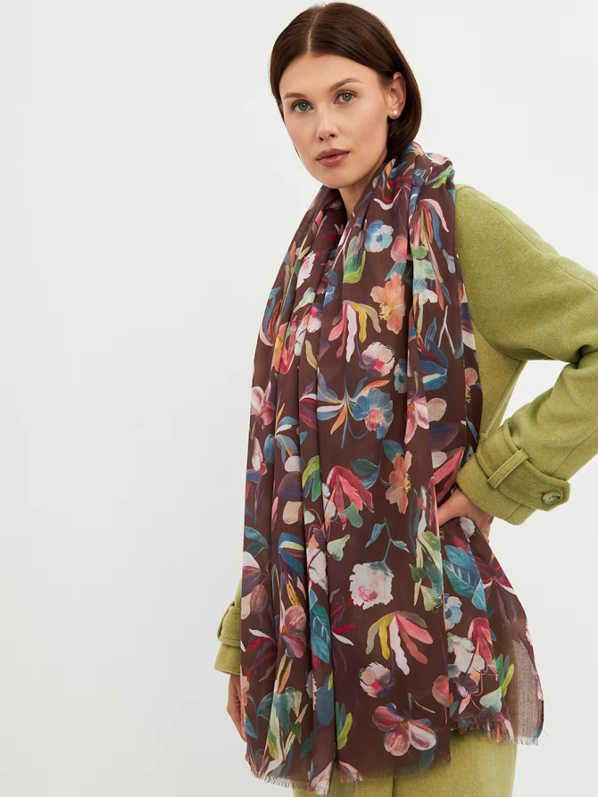 Палантин женский с цветочным принтом и бахромой
