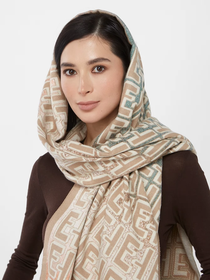 Палантин женский с геометрическим узором