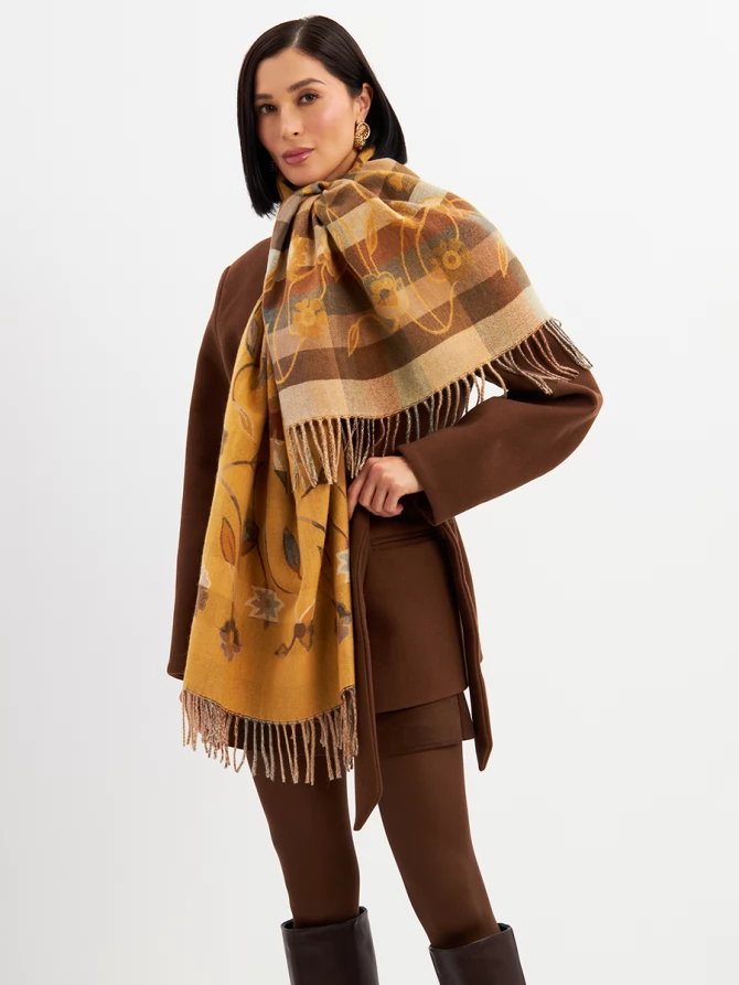 Палантин женский с авторским принтом и ручной бахромой