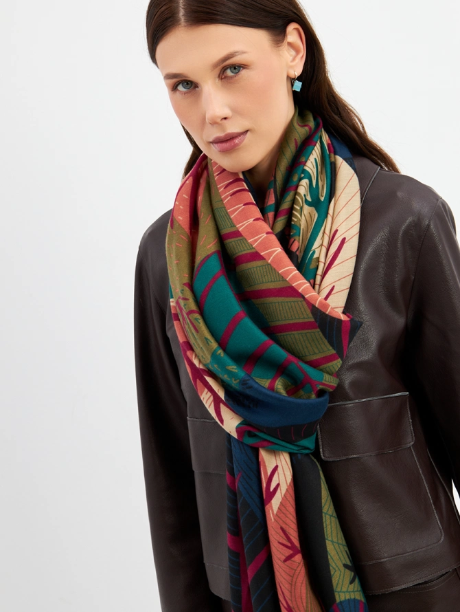 Палантин женский двусторонний с абстрактным принтом