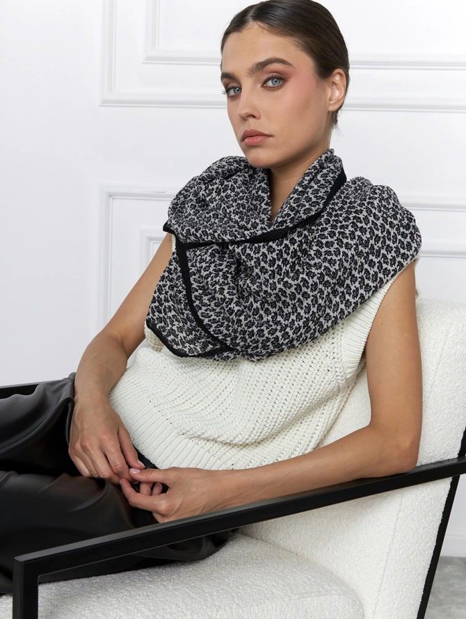 Палантин женский с мелким узором