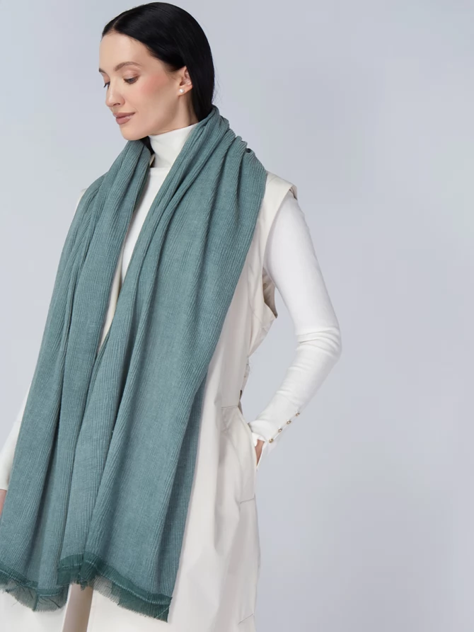 Палантин женский плиссированный в оттенке морской волны