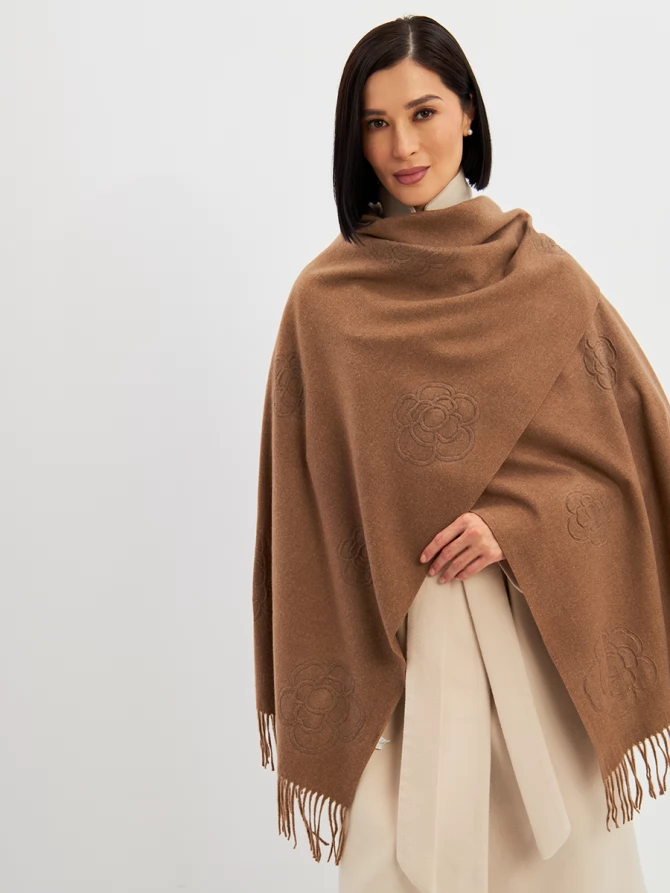 Палантин женский с принтом и бахромой