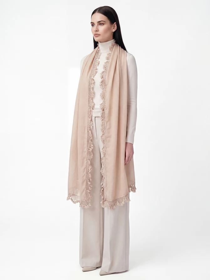 Палантин женский с кружевной отделкой и бахромой SHUT-152-1