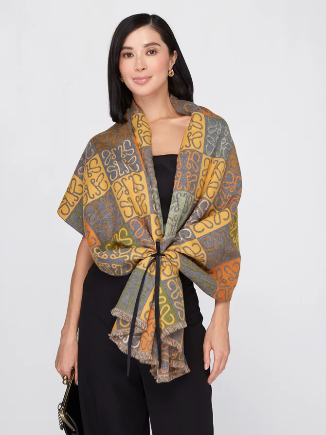 Палантин женский двусторонний с авторским принтом