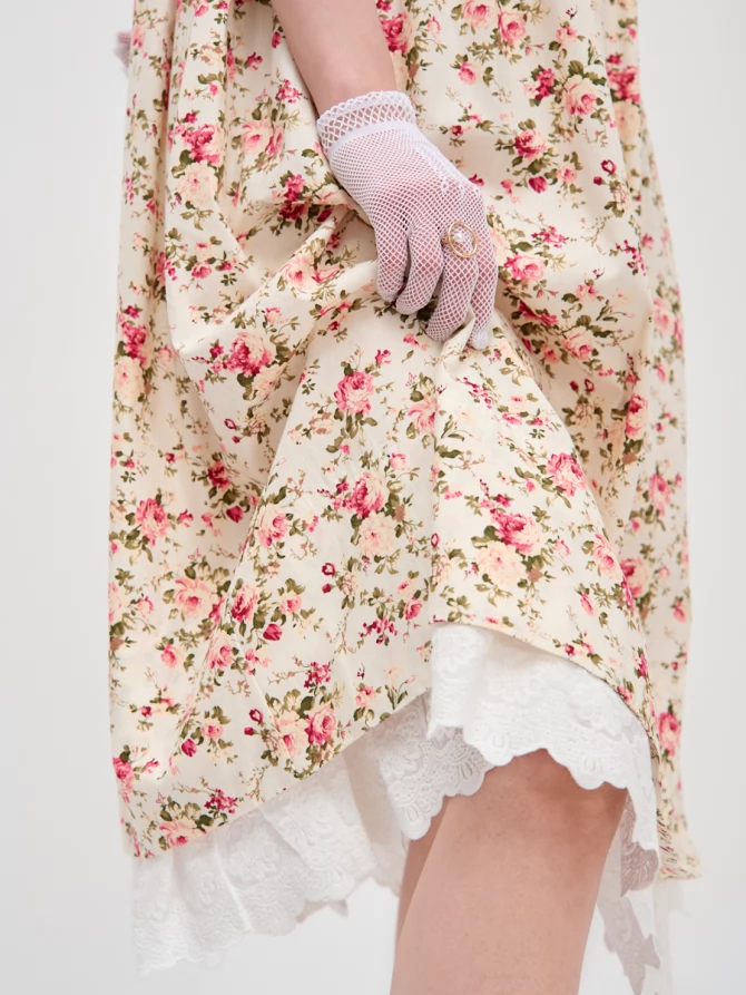 Платье хлопковое с цветочным принтом и кружевом