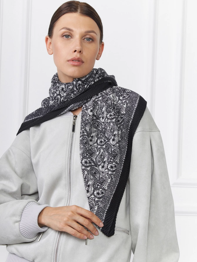 Платок из жатой ткани с абстрактным узором SPR-854-3