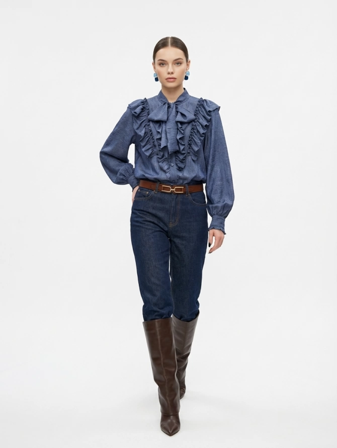 Блузка с рюшами и воротником-завязкой синяя