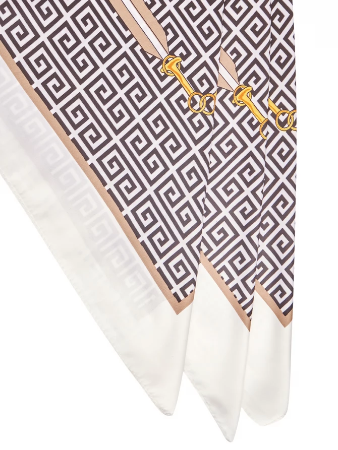 Платок с геометрическим узором