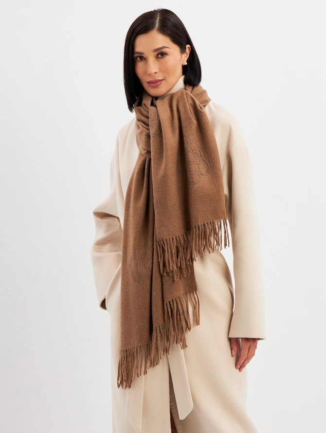 Палантин женский с принтом и бахромой