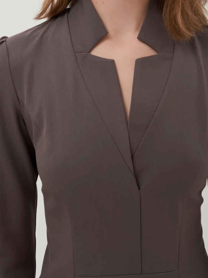 Платье с воротом-стойкой