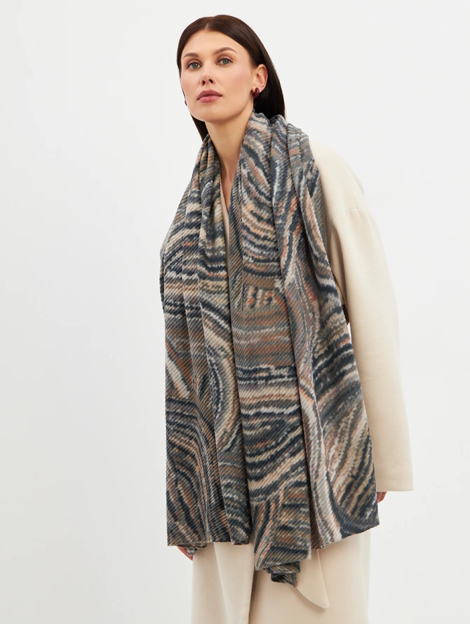 Палантин женский двусторонний жатый с абстрактным узором