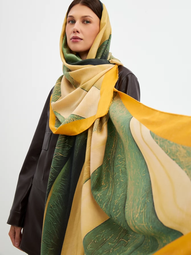 Палантин женский с тропическим принтом