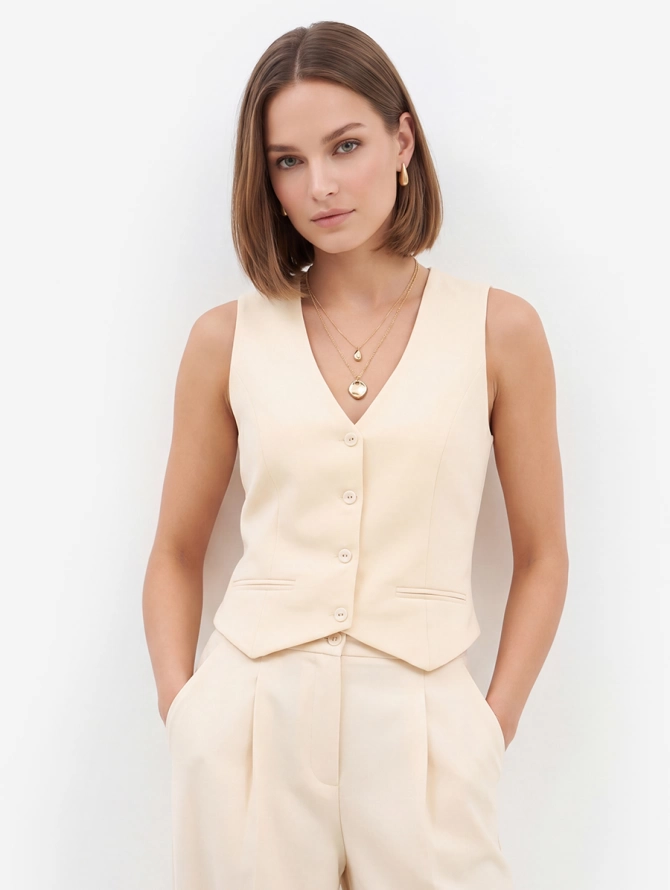 Жилет из костюмной ткани OD-920-4 молочный