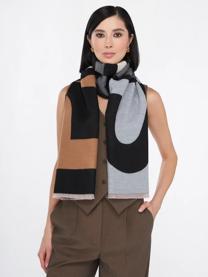 Палантин женский с геометрическим принтом