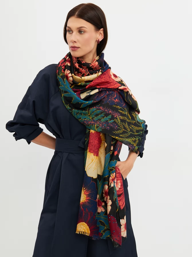 Палантин женский с ярким цветочным принтом