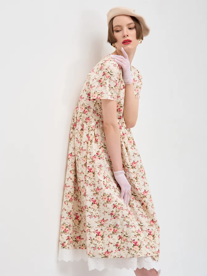 Платье хлопковое с цветочным принтом и кружевом