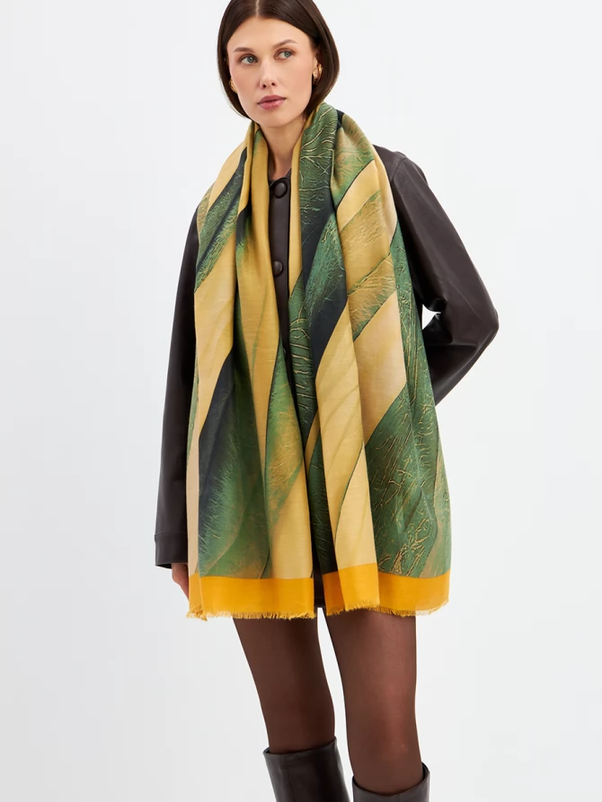 Палантин женский с тропическим принтом