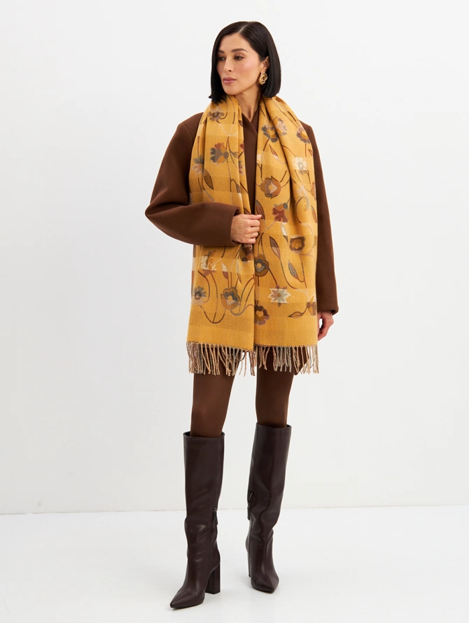 Палантин женский с авторским принтом и ручной бахромой