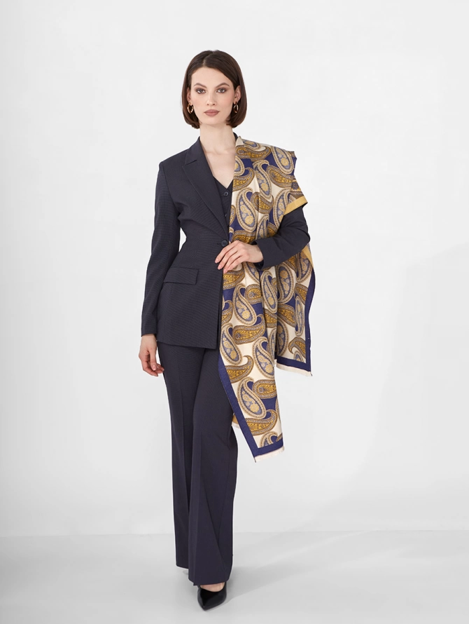 Палантин с узором пейсли