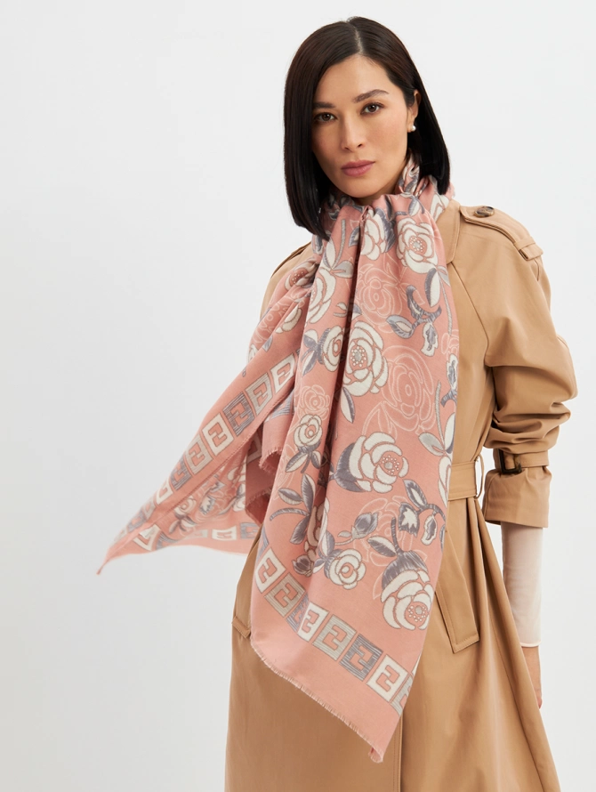 Палантин женский с цветочным принтом и геометрическим узором