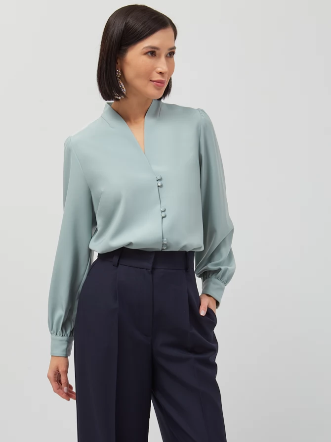 Блуза прямого кроя с V-образным вырезом и пышными рукавами